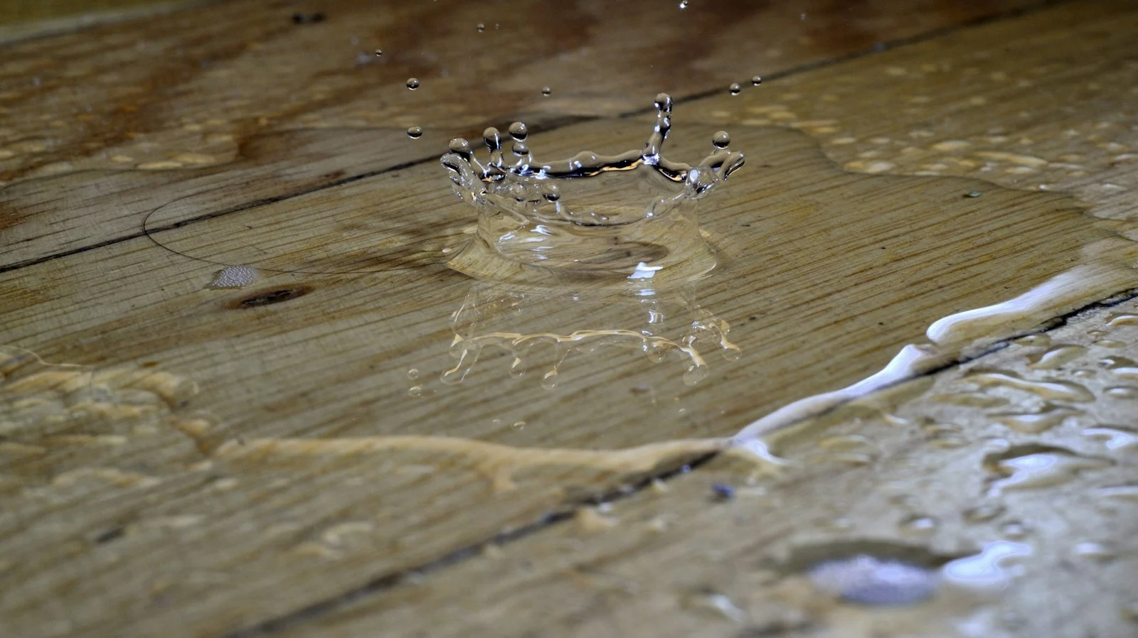 Ceiling leak in your HDB flat? Understanding inter-floor leaks