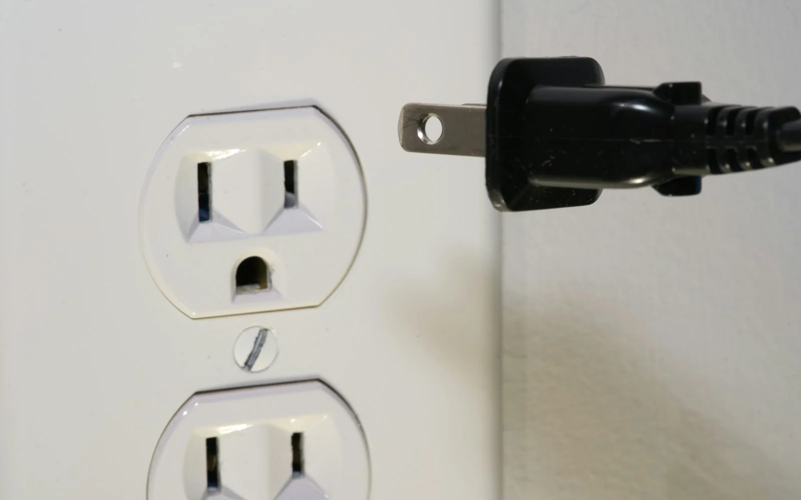 Adding power points in your HDB flat: what to know