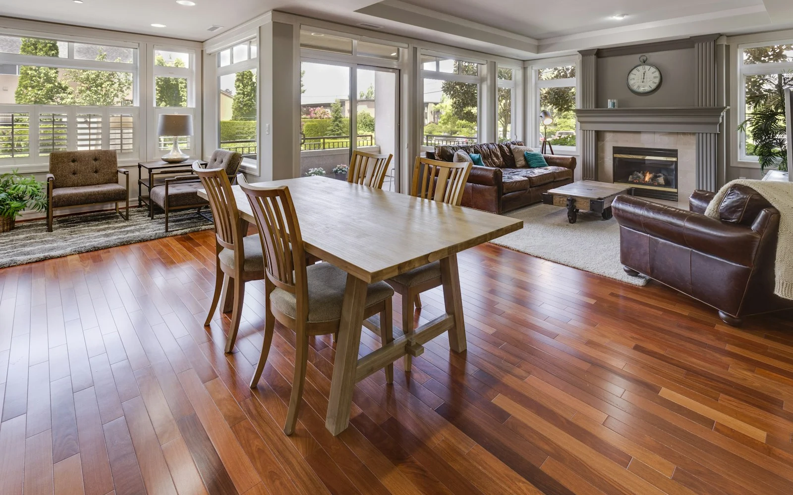 Choosing flooring: vinyl vs laminate vs tiles